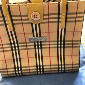 Burberry purse